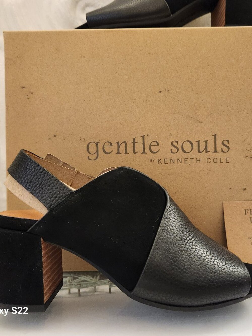 Gentle Souls " Charlene Hooded Block Heeled Leather Sandals. NIB. Size 5.